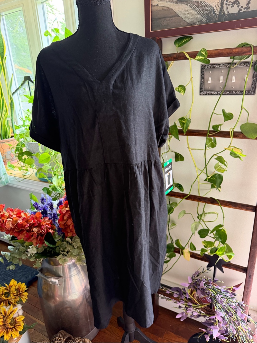 Briggs New York Black V-Neck Short Sleeve Tunic